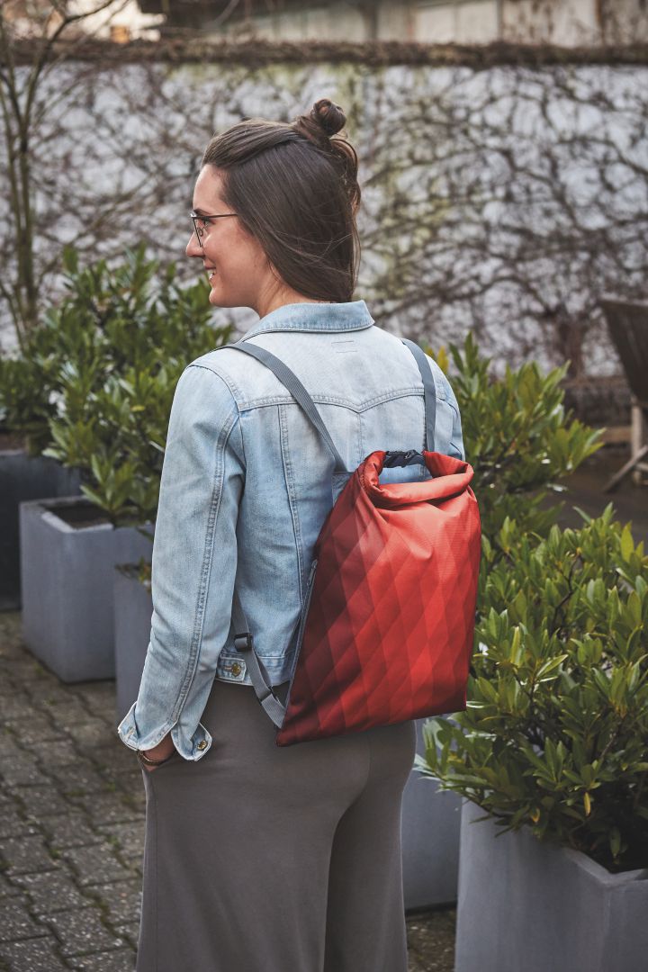 Moderni ruksak s dijamantnim uzorkom