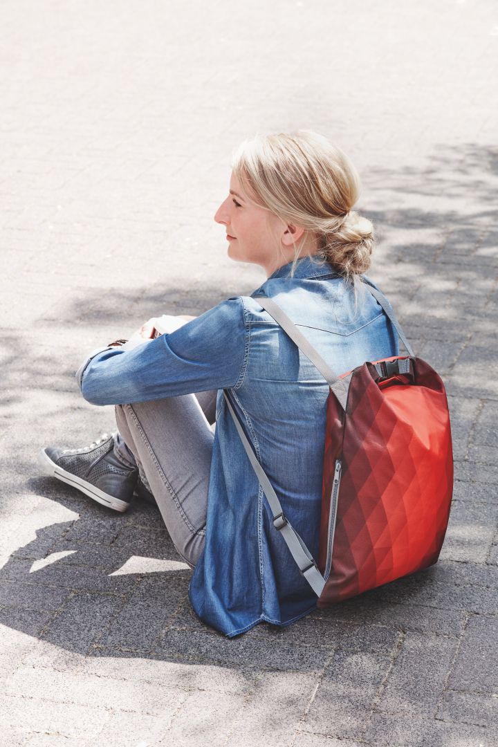 Moderni ruksak s dijamantnim uzorkom