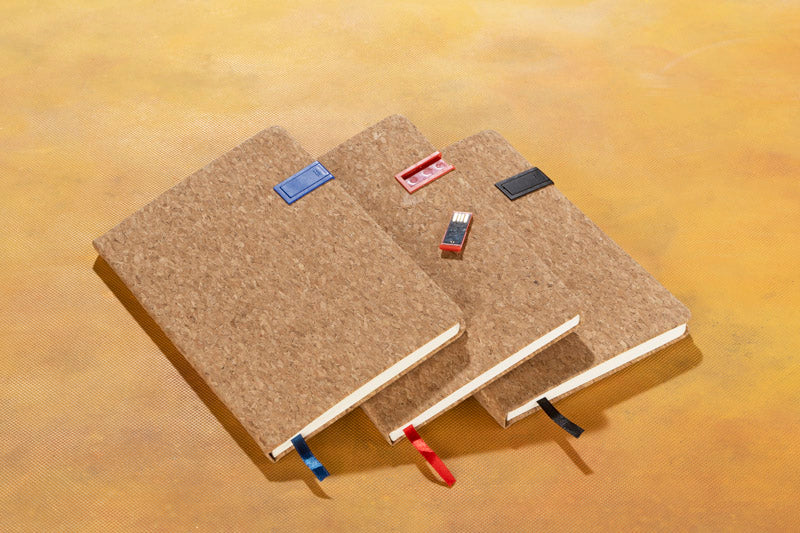 Notes A5 od pluta s USB memorijskim stickom 16Gb