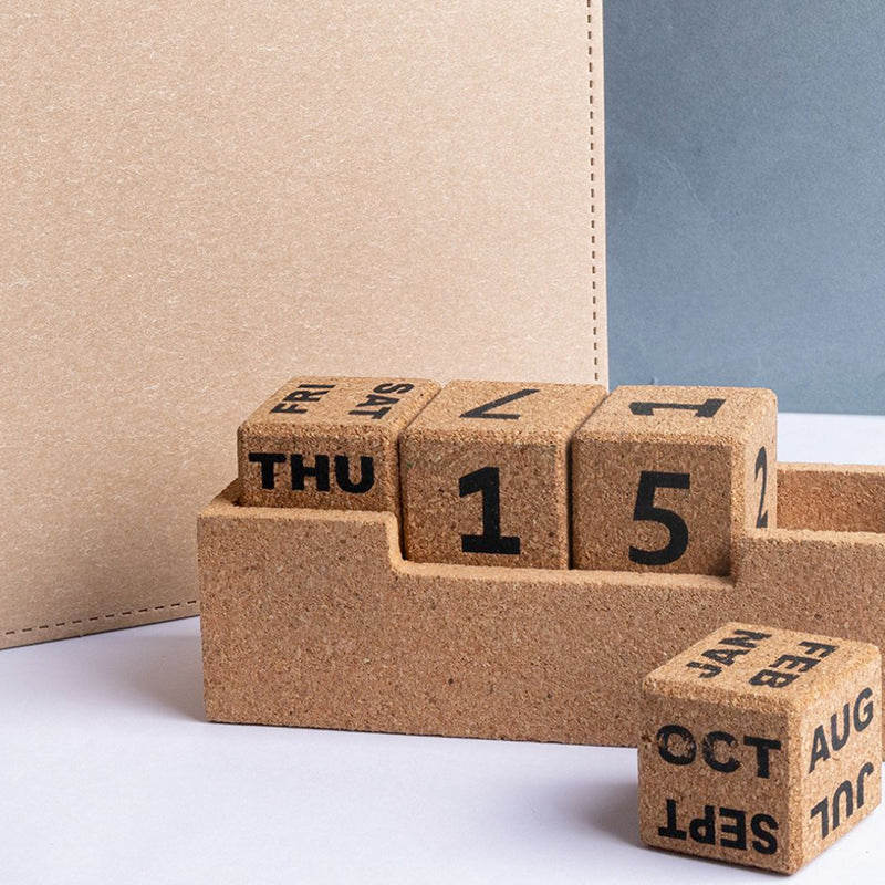 Beskonačni stolni kalendar od pluta