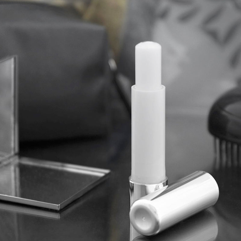 Balzam za usne u metalik kutijici visokog sjaja