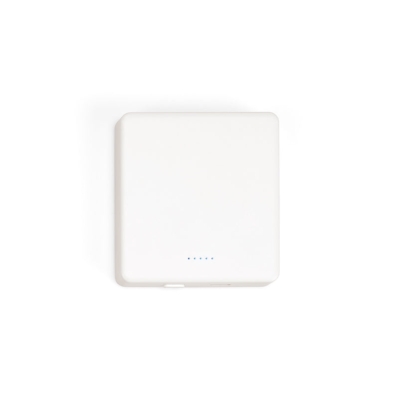 Promotivni magnetni bežični powerbank od reciklirane plastike 5000 mAh, bijela boja | Reklamni pokloni