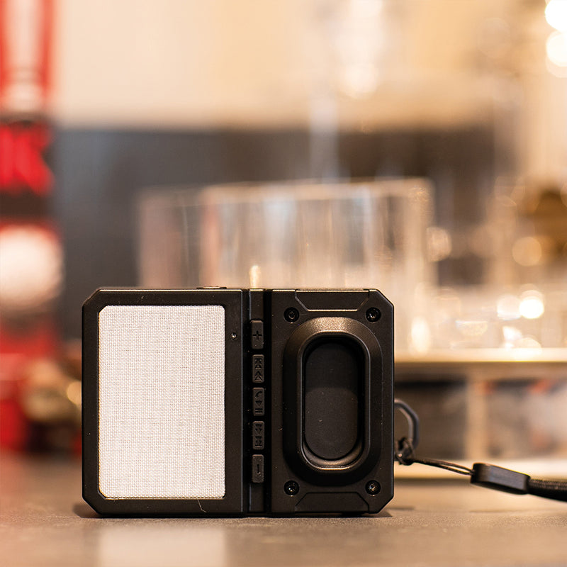 Zvučnik od 3W s ugrađenim subwooferom i baterijom od 800 mAh