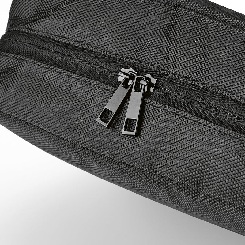 Toaletna torbica izrađena od recikliranog poliestera