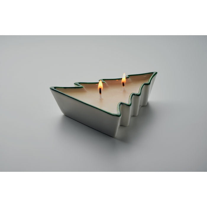 Svijeća od biljnog voska u porculanskom držaču u obliku božićnog drvca