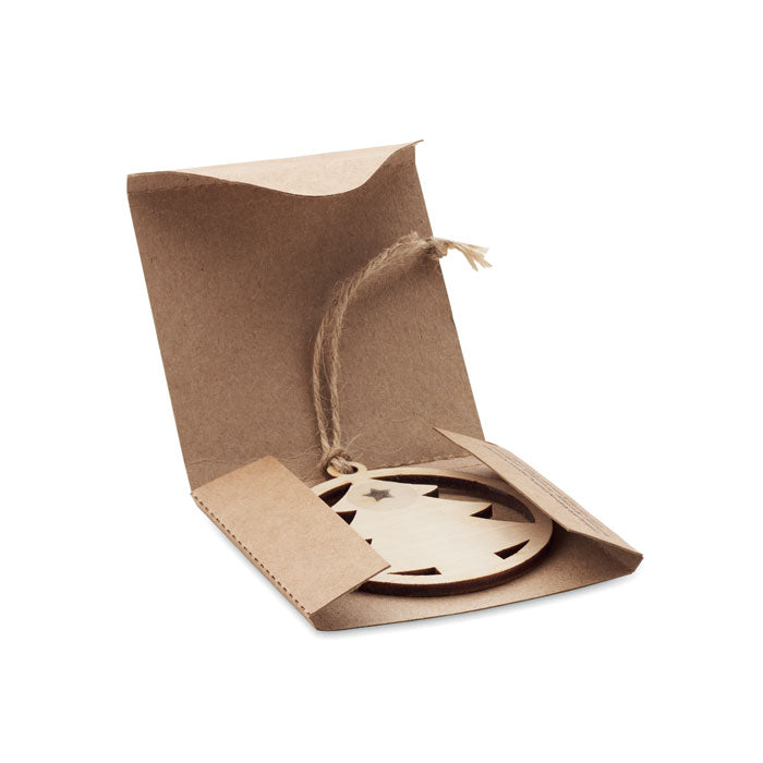 Drvena božićna dekoracija u obliku drvca sa sjemenom smreke