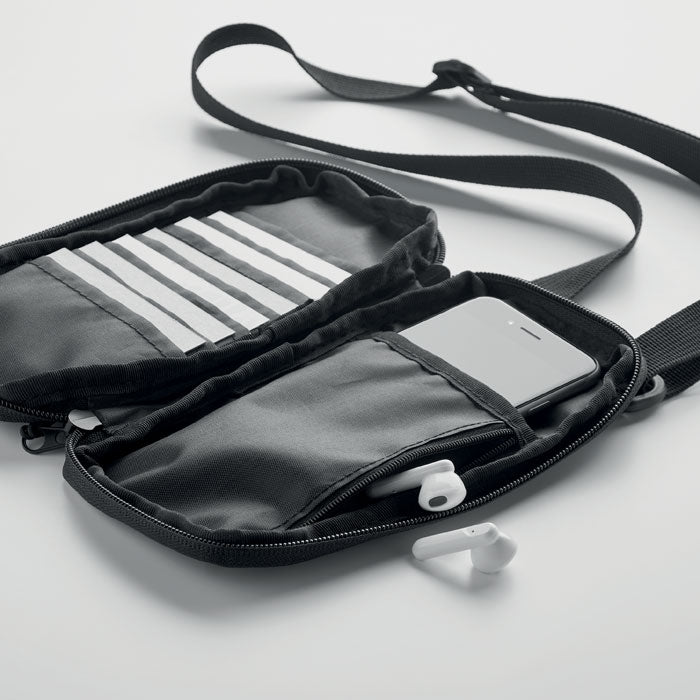 Promo univerzalna torbica od 300D RPET poliestera s podesivim remenom, crne boje | Poslovni pokloni