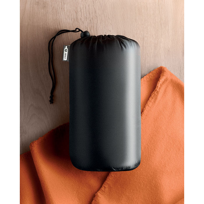 Reklamna eko putna deka od recikliranog PET materijala, narančaste boje | Poslovni pokloni | Promo pokloni 