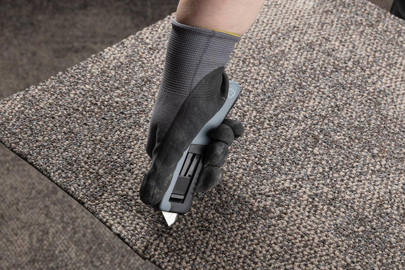 Sklopivi skalpel sa automatskim uvlačenjem