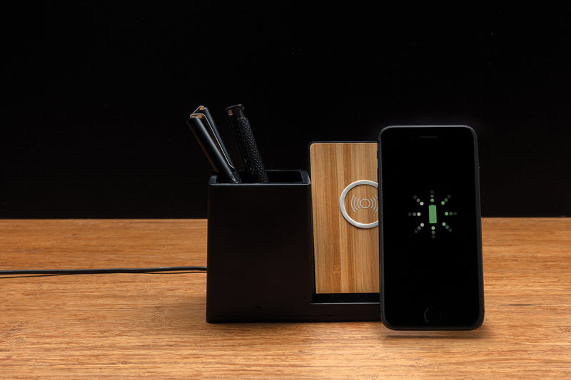 10W bežični punjač za mobitel od recikliranog ABS-a s čašom za olovke