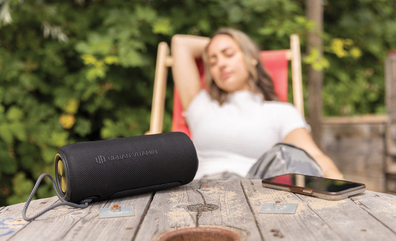 Vrhunski bežični 30W zvučnik Urban Vitamin od reciklirane plastike