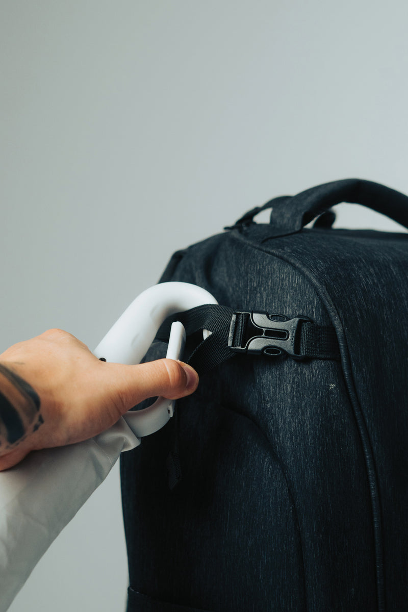 Dizajnerski 21" sklopivi kišobran s karabiner ručkom