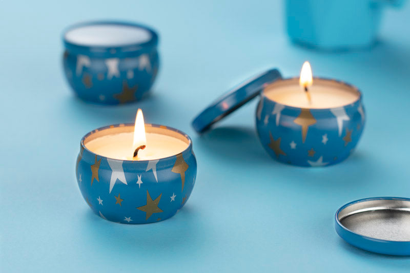 Svijeća ASTRO izrađena je od prirodnog sojinog voska s mirisom limete, bosiljka i mandarine.