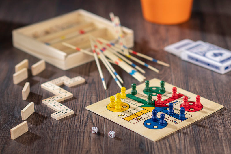 Promotivni drveni eko set igara 4u1 | Poslovni pokloni i promotivni proizvodi s tiskom logaPromotivni drveni eko set igara 4u1 | Poslovni pokloni i reklamni materijali za tisak loga