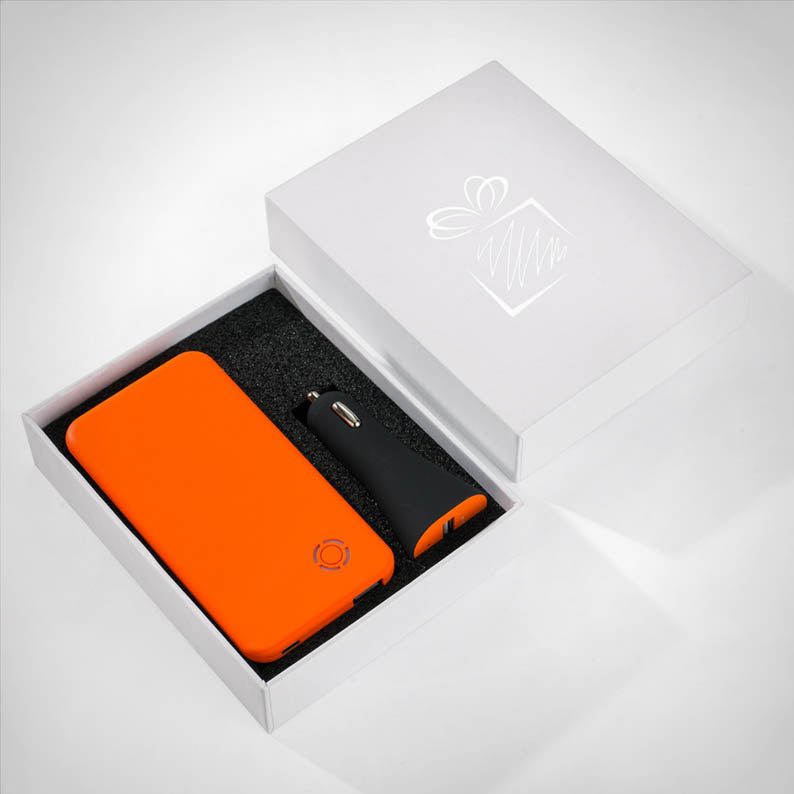 Promotivni poklon set USB auto punjač i prijenosna baterija, 4000mAh, narančaste boje | Poslovni pokloni