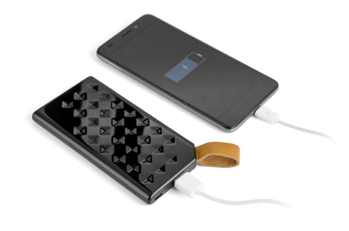 Luksuzna promotivna rezervna baterija kapaciteta 8000mAh, crne boje, za tisak loga | Poslovni pokloni