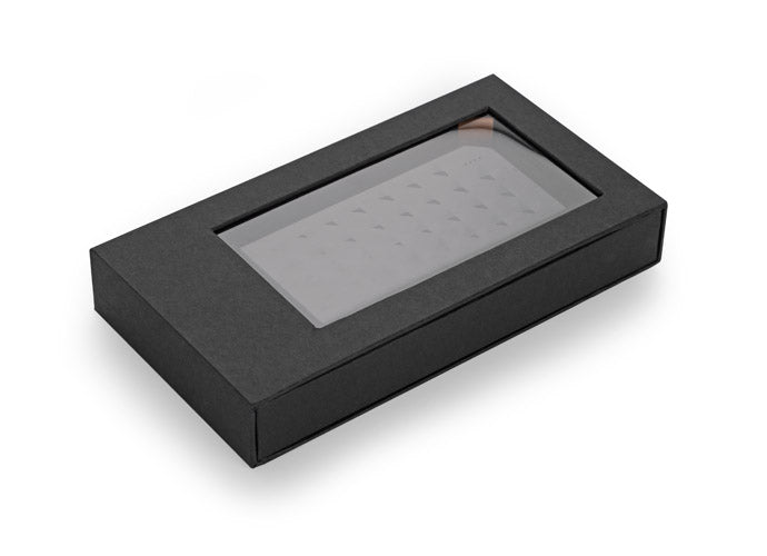 Luksuzna promotivna rezervna baterija kapaciteta 8000mAh, crne boje, u poklon pakiranju | Poslovni pokloni