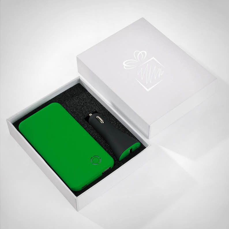 Promotivni poklon set USB auto punjač i prijenosna baterija, 4000mAh, zelene boje | Poslovni pokloni