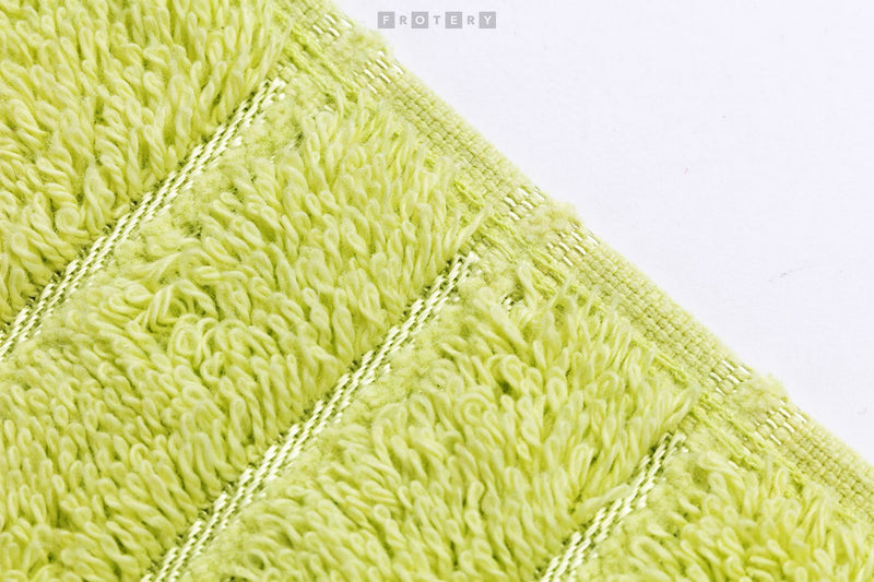 Promidžbeni luksuzni ručnik Brilliant 600g/m2, boje zelene limete, za strojni končani vez ili štikanje logotipa