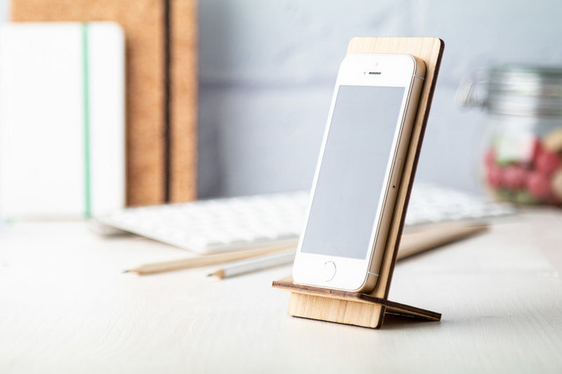 Stalak za mobitel od bambusove iverice