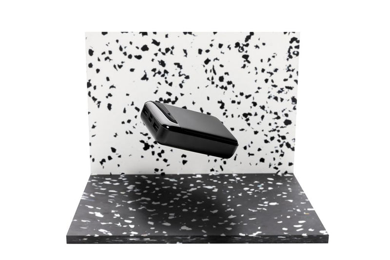 10.000 mAh rezervna baterija / powerbank od reciklirane plastike