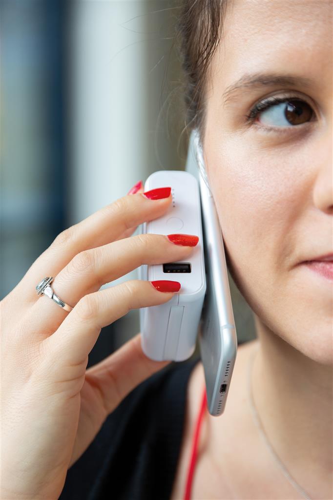 Promotivna prijenosna baterija s integriranim kabelom i bežičnim punjenjem, 5.000mAh, promotivni proizvodi za tisak loga