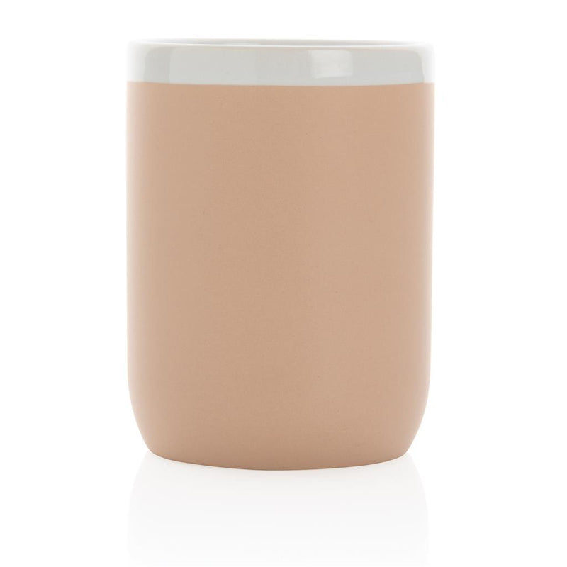 Keramička šalica s bijelim rubom